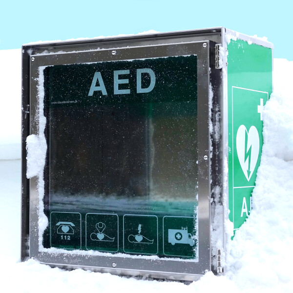 AED Outdoor Wandschrank mit Heizung und Lüftung bis zu -20 Grad 230 Volt Anschluss Farbe grün, robustes Gehäuse mit Verbundglasfront